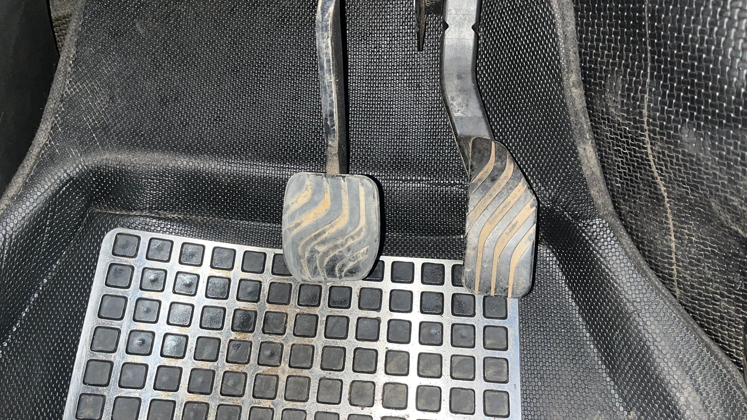 Used 2021 Renault Kiger RXZ Turbo CVT Dual Tone Petrol Automatic interior PEDALS VIEW