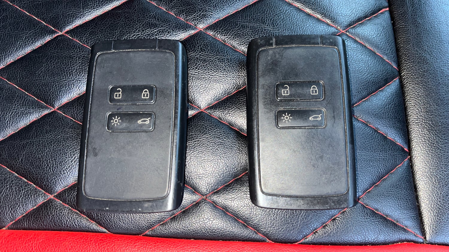 Used 2021 Renault Kiger RXZ Turbo CVT Dual Tone Petrol Automatic extra CAR KEY VIEW