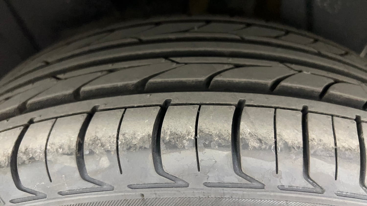 Used 2022 Maruti Suzuki XL6 Alpha MT Petrol Petrol Manual tyres LEFT REAR TYRE TREAD VIEW