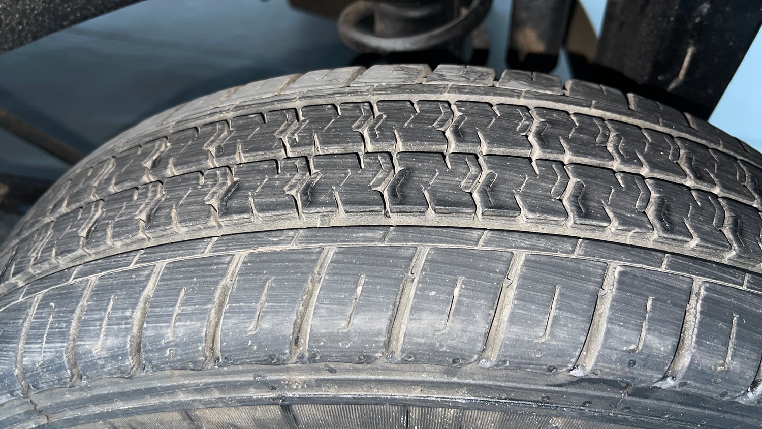 Used 2022 Maruti Suzuki Eeco 5 STR AC (O) Petrol Manual tyres LEFT REAR TYRE TREAD VIEW