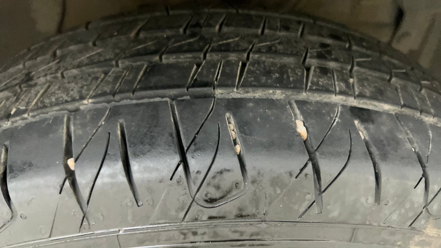 Used 2017 Maruti Suzuki Vitara Brezza [2016-2020] VDi Diesel Manual tyres RIGHT FRONT TYRE TREAD VIEW