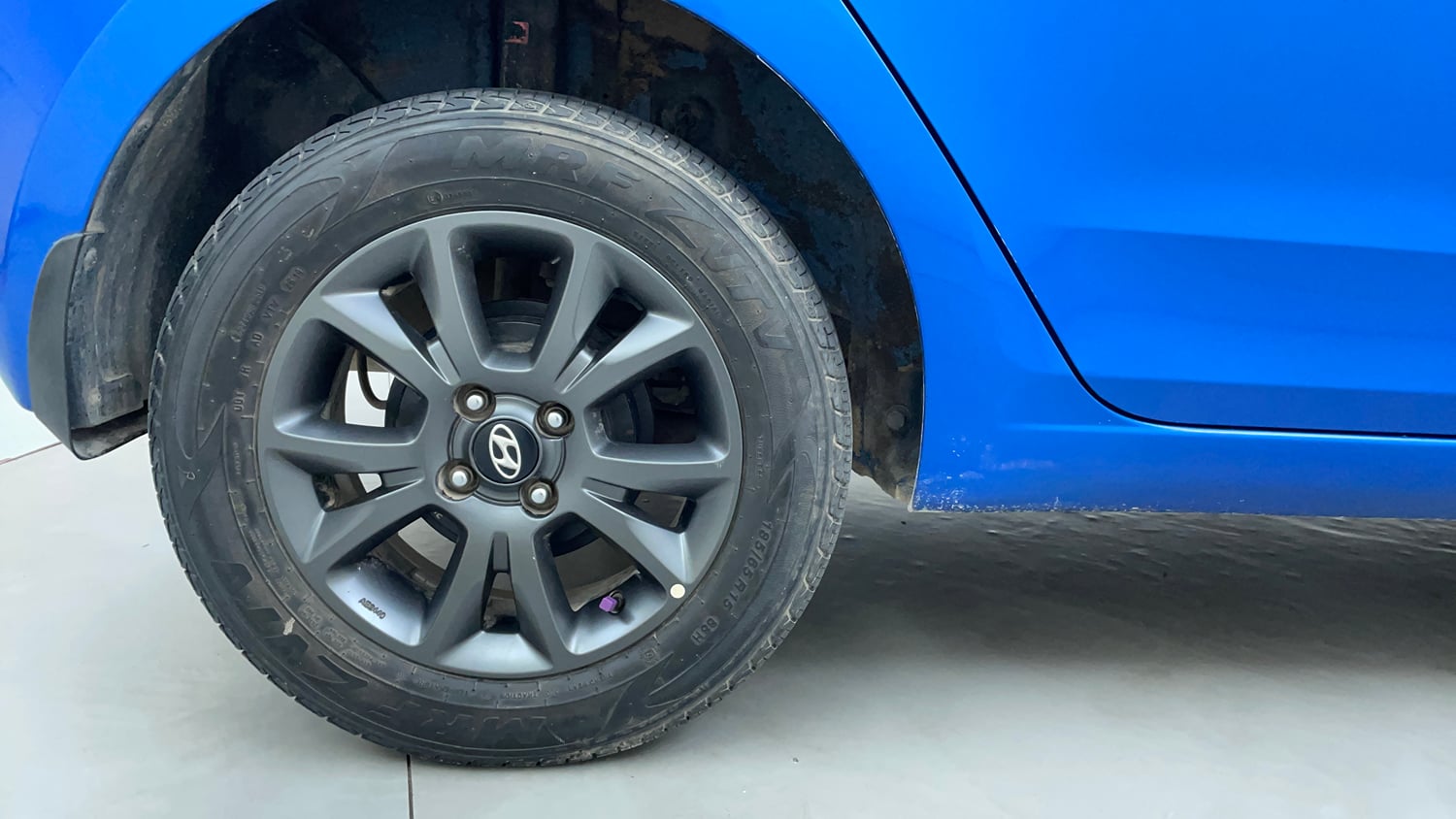 Used 2019 Hyundai Elite i20 Sportz Plus 1.2 CVT Petrol Automatic tyres RIGHT REAR TYRE RIM VIEW
