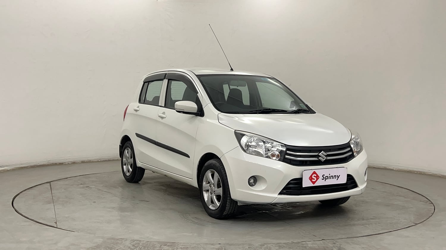 Used 2017 Maruti Suzuki Celerio ZXi Opt Petrol Manual exterior RIGHT FRONT CORNER VIEW
