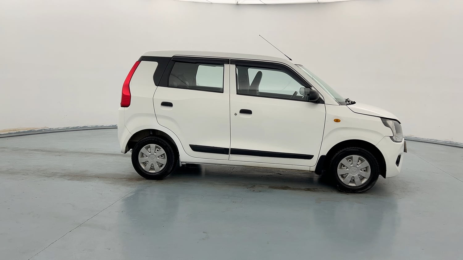 Used 2024 Maruti Suzuki Wagon R LXI 1.0 Petrol Manual exterior RIGHT SIDE VIEW