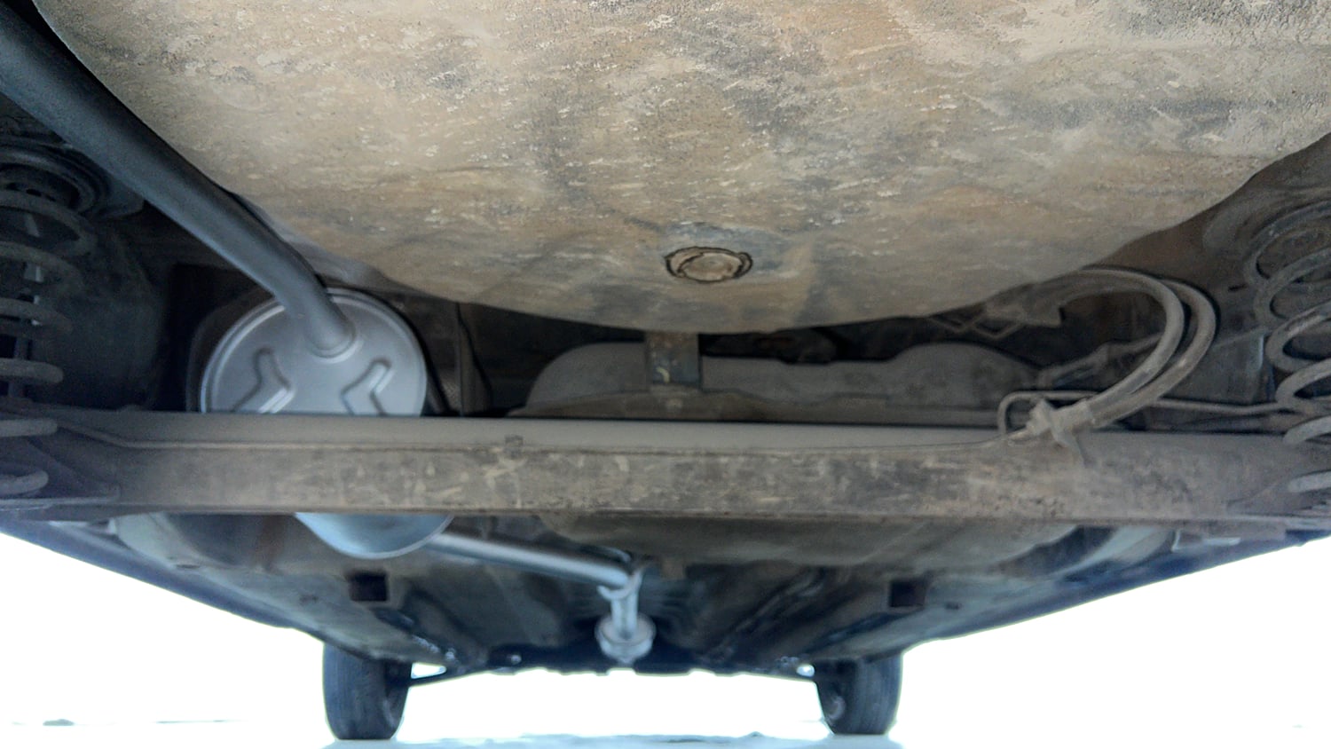 Used 2018 Renault Kwid CLIMBER 1.0 Petrol Manual extra REAR UNDERBODY VIEW (TAKEN FROM REAR)