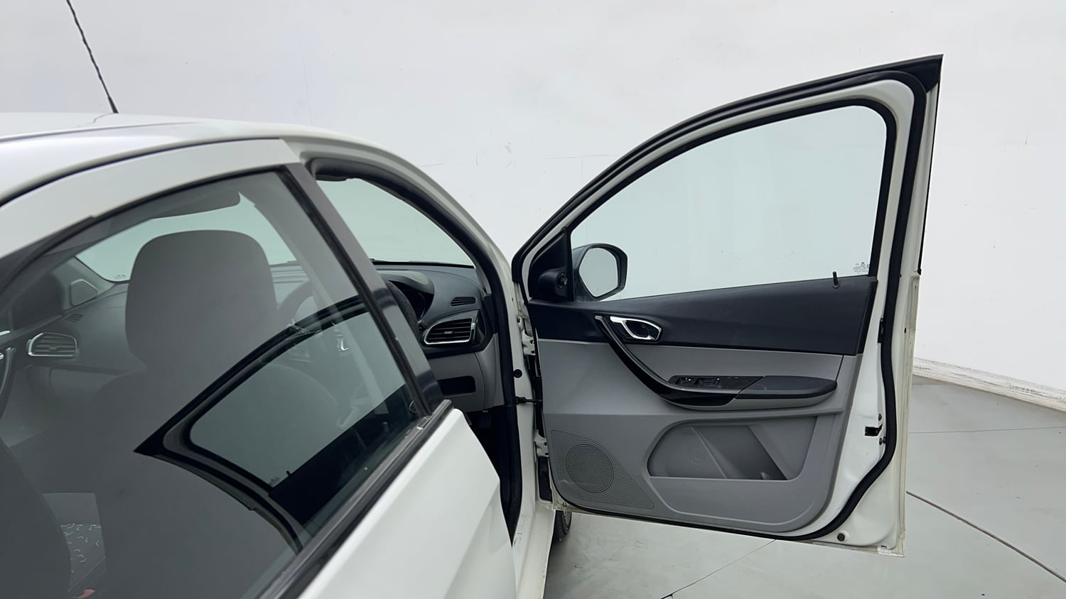 Used 2020 Tata Tiago XZA Plus Petrol Automatic interior RIGHT FRONT DOOR OPEN VIEW