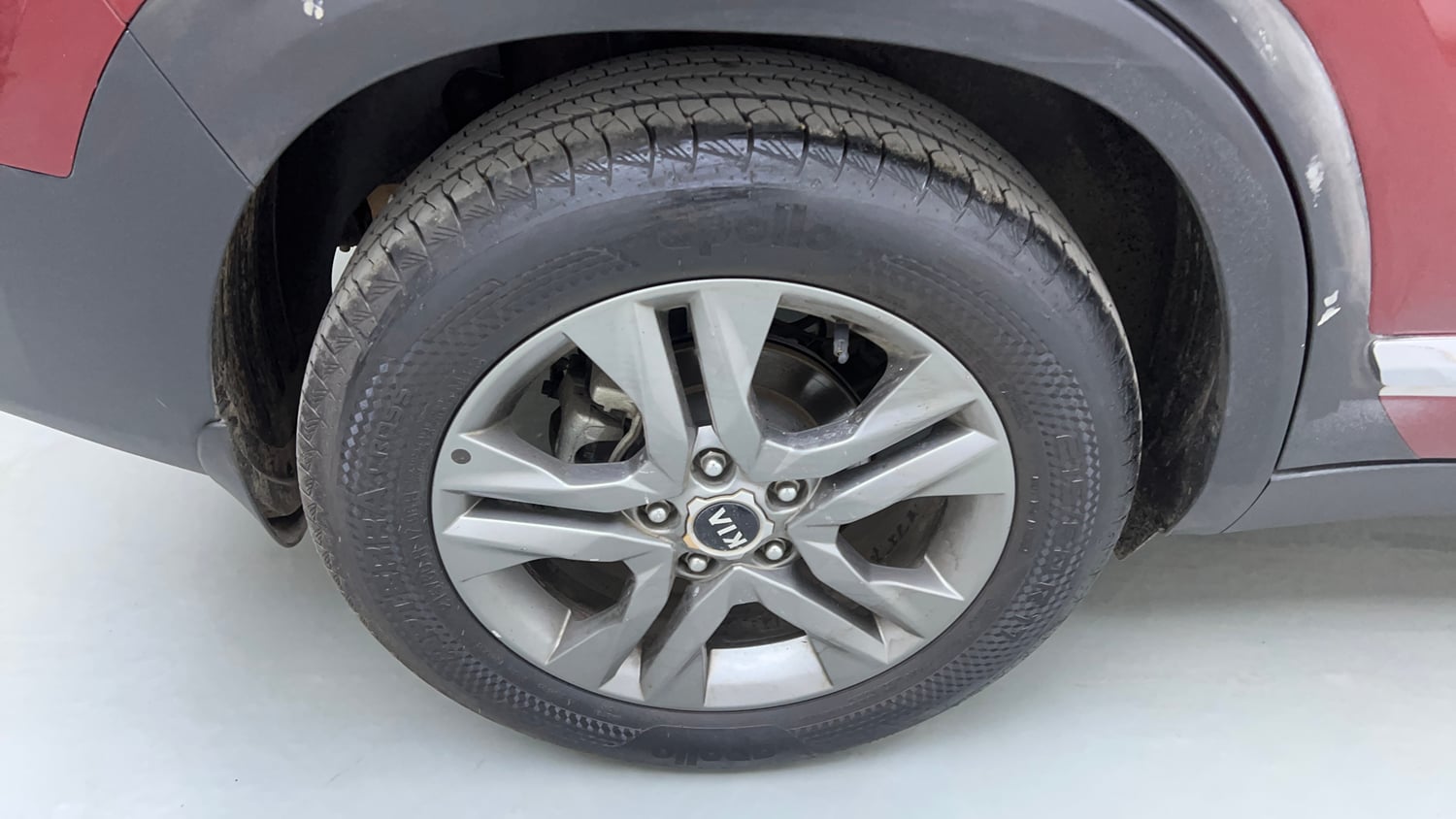 Used 2020 kia Seltos HTX IVT 1.5 Petrol Automatic tyres RIGHT REAR TYRE RIM VIEW