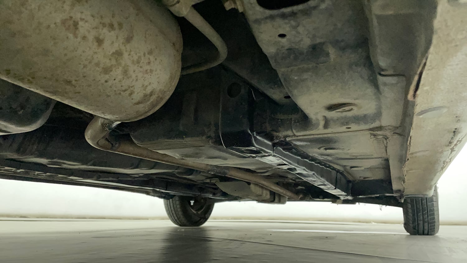 Used 2016 Hyundai Eon Era + Petrol Manual extra REAR RIGHT UNDERBODY VIEW