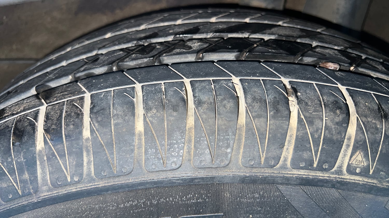Used 2024 Kia Sonet HTX Plus 1.5 Diesel MT Diesel Manual tyres LEFT REAR TYRE TREAD VIEW