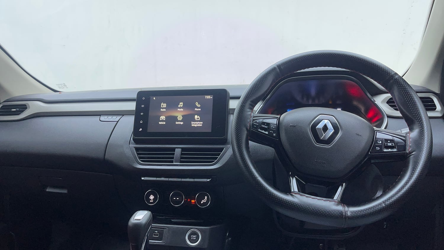 Used 2021 Renault Kiger RXZ Turbo CVT Dual Tone Petrol Automatic interior DASHBOARD VIEW