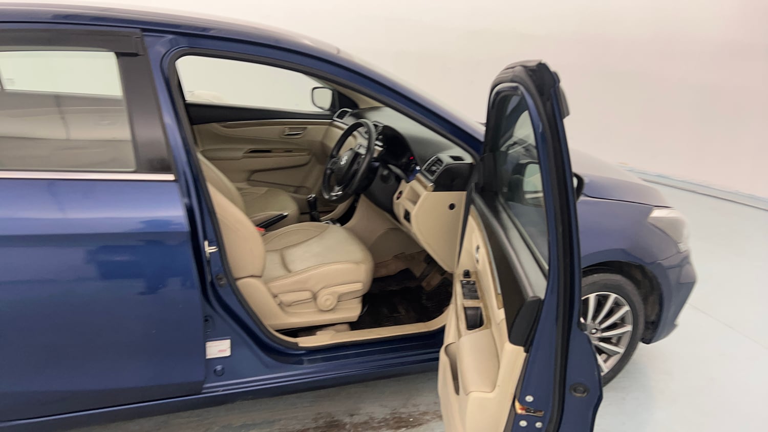 Used 2019 Maruti Suzuki Ciaz Alpha Hybrid 1.5 Petrol Manual interior RIGHT SIDE FRONT DOOR CABIN VIEW