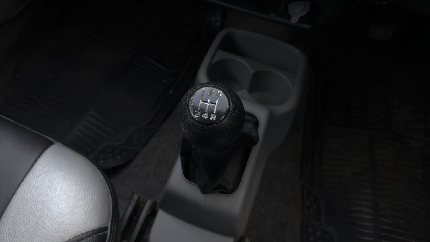 Used 2013 Maruti Suzuki Alto K10 VXi Petrol Manual interior GEAR  KNOB VIEW
