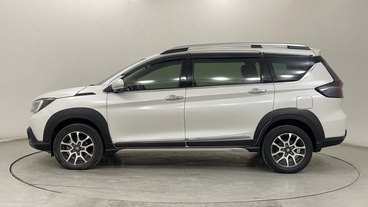 Used 2022 Maruti Suzuki XL6 Alpha MT Petrol Petrol Manual exterior LEFT SIDE VIEW