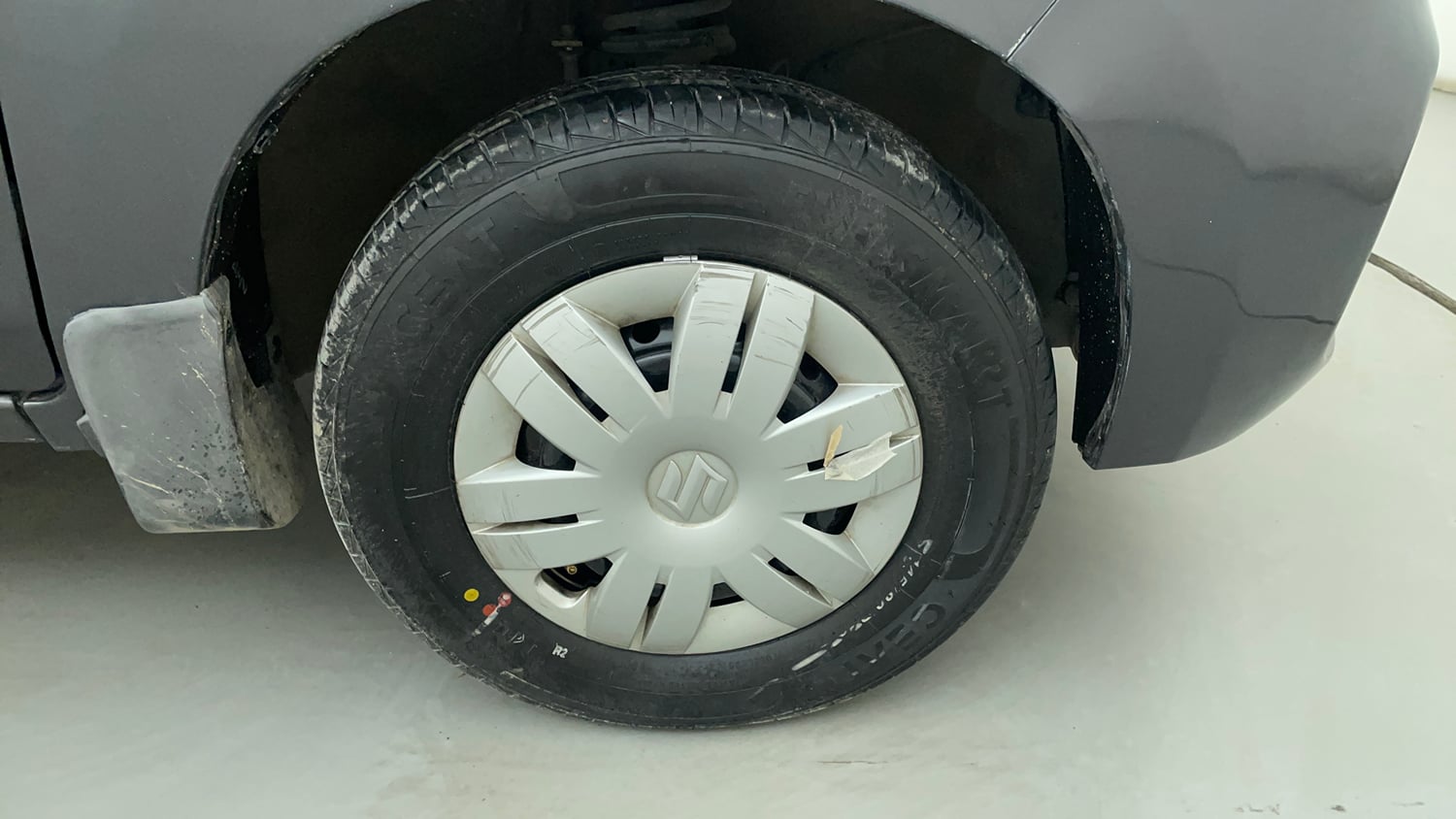 Used 2022 Maruti Suzuki Alto 800 VXi Petrol Manual tyres RIGHT FRONT TYRE RIM VIEW