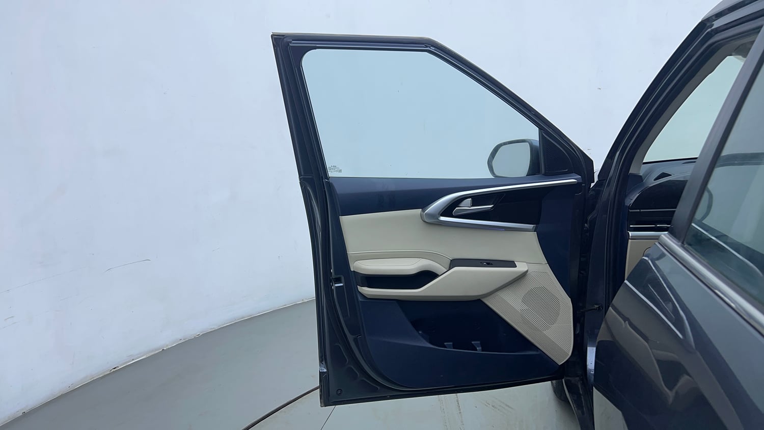 Used 2022 Kia Carens Luxury 1.4 Petrol 7 STR Petrol Manual interior LEFT FRONT DOOR OPEN VIEW