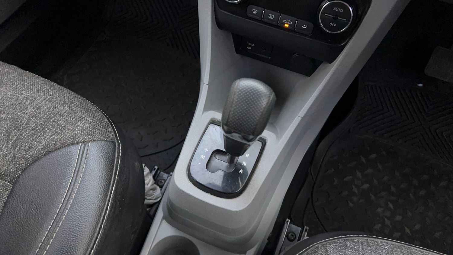 Used 2022 Tata Tiago XZA Plus Petrol Automatic interior GEAR  KNOB VIEW