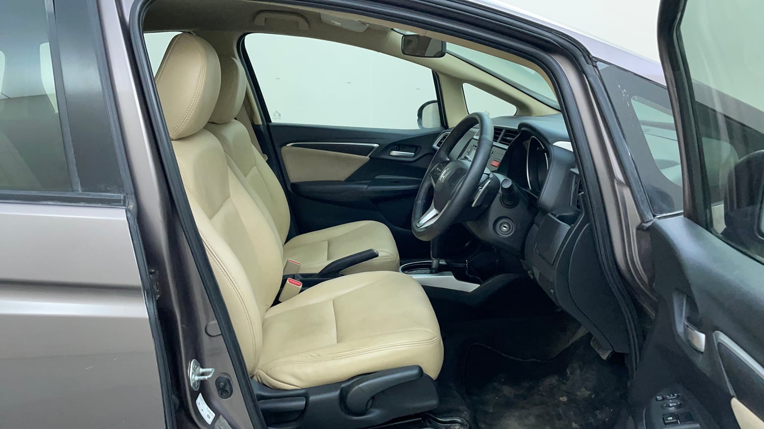 Used 2016 Honda Jazz V AT Petrol Petrol Automatic interior RIGHT SIDE FRONT DOOR CABIN VIEW