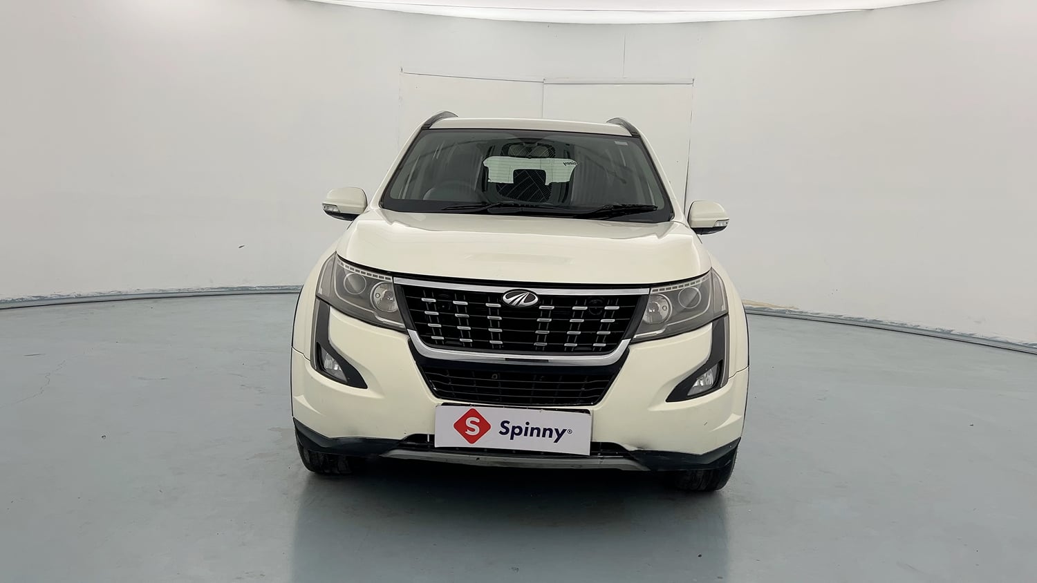 Used 2018 Mahindra XUV500 W7 AT Diesel Automatic exterior FRONT VIEW
