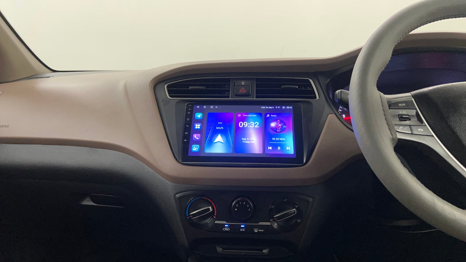 Used 2020 Hyundai Elite i20 Sportz Plus 1.2 Petrol Manual interior MUSIC SYSTEM & AC CONTROL VIEW