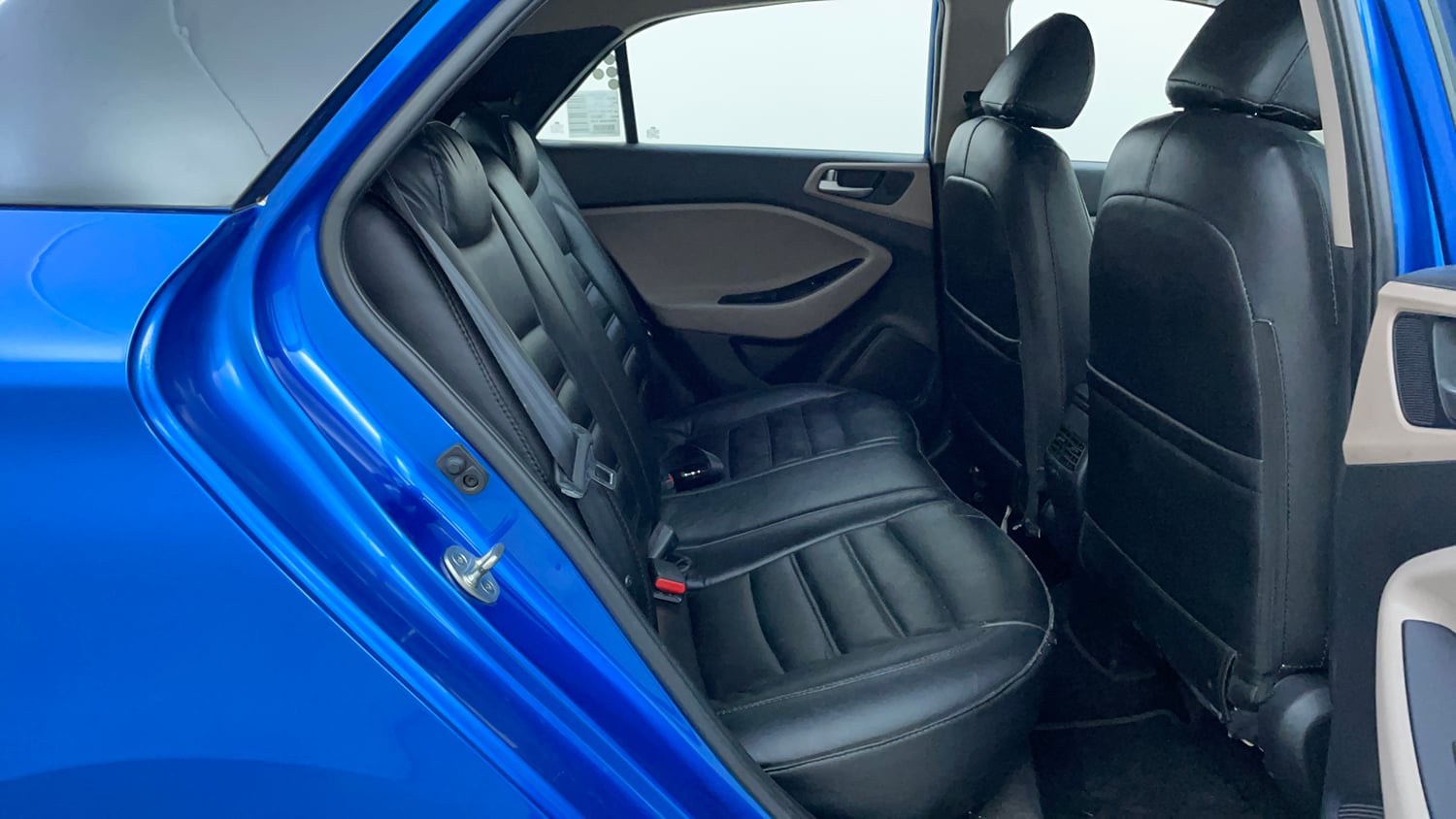 Used 2019 Hyundai Elite i20 Sportz Plus 1.2 CVT Petrol Automatic interior RIGHT SIDE REAR DOOR CABIN VIEW