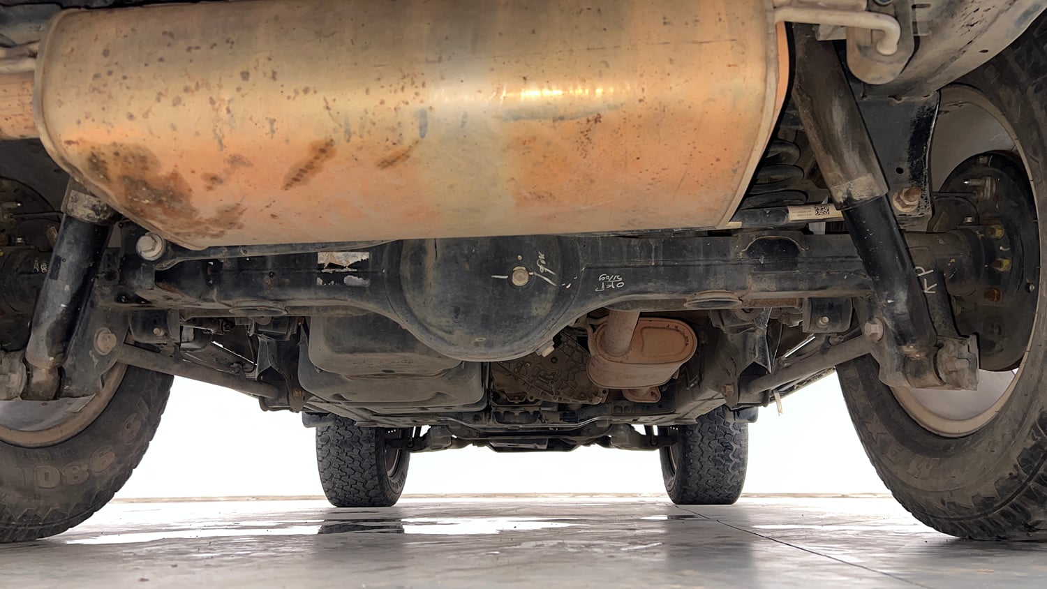 Used 2022 mahindra Thar LX Hard Top Petrol AT 4WD Petrol Automatic extra REAR UNDERBODY VIEW (TAKEN FROM REAR)