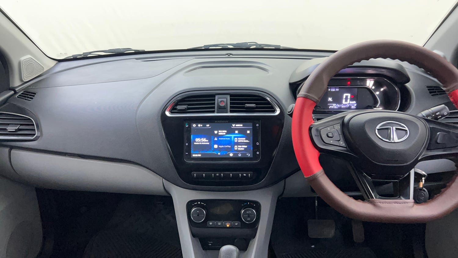 Used 2022 Tata Tiago XZA Plus Petrol Automatic interior MUSIC SYSTEM & AC CONTROL VIEW