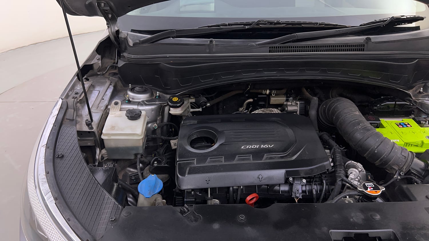 Used 2020 Kia Seltos GTX Plus AT 1.5 Diesel Diesel Automatic engine ENGINE RIGHT SIDE HINGE & APRON VIEW