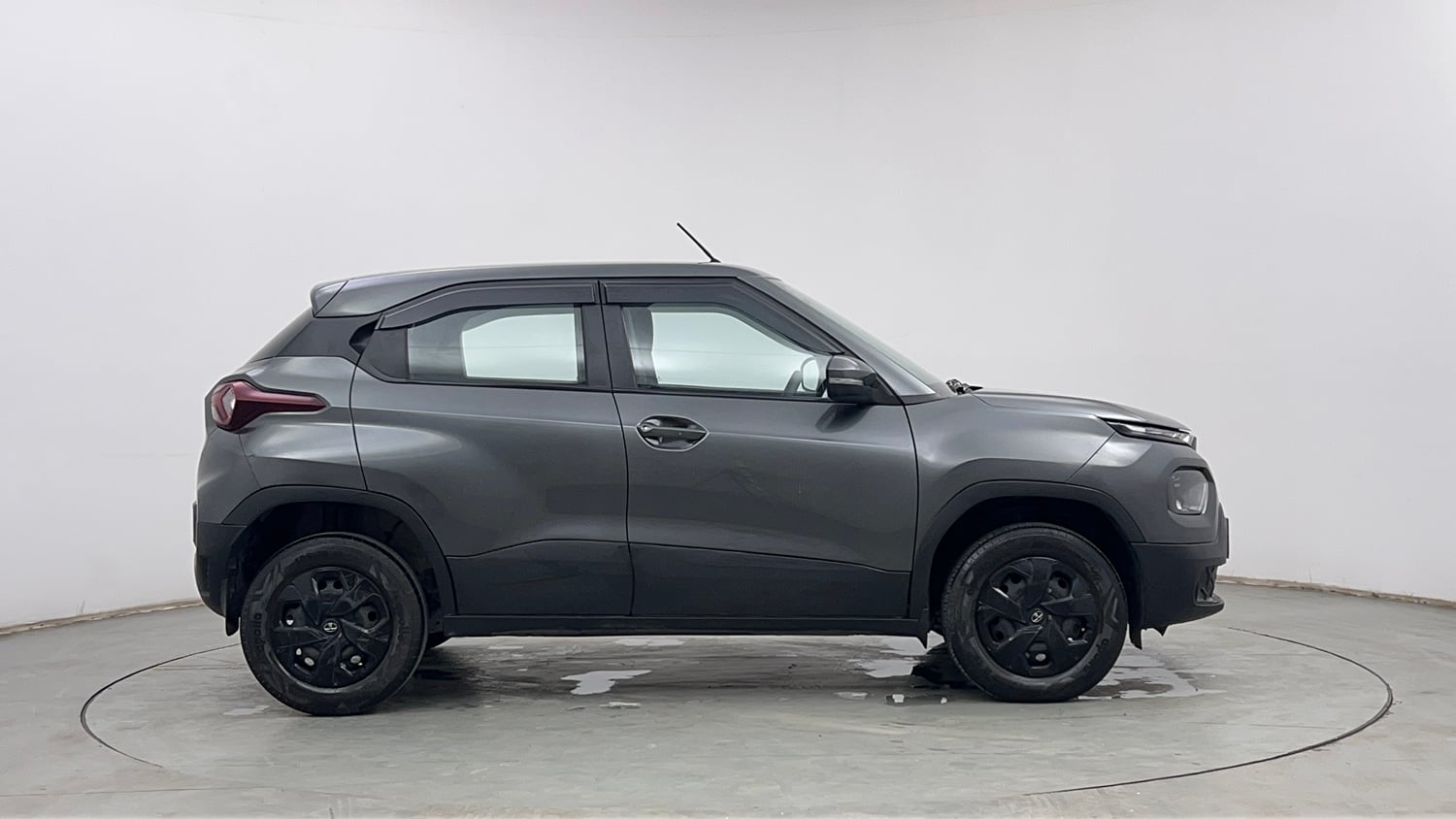 Used 2022 Tata Punch Adventure MT Petrol Manual exterior RIGHT SIDE VIEW