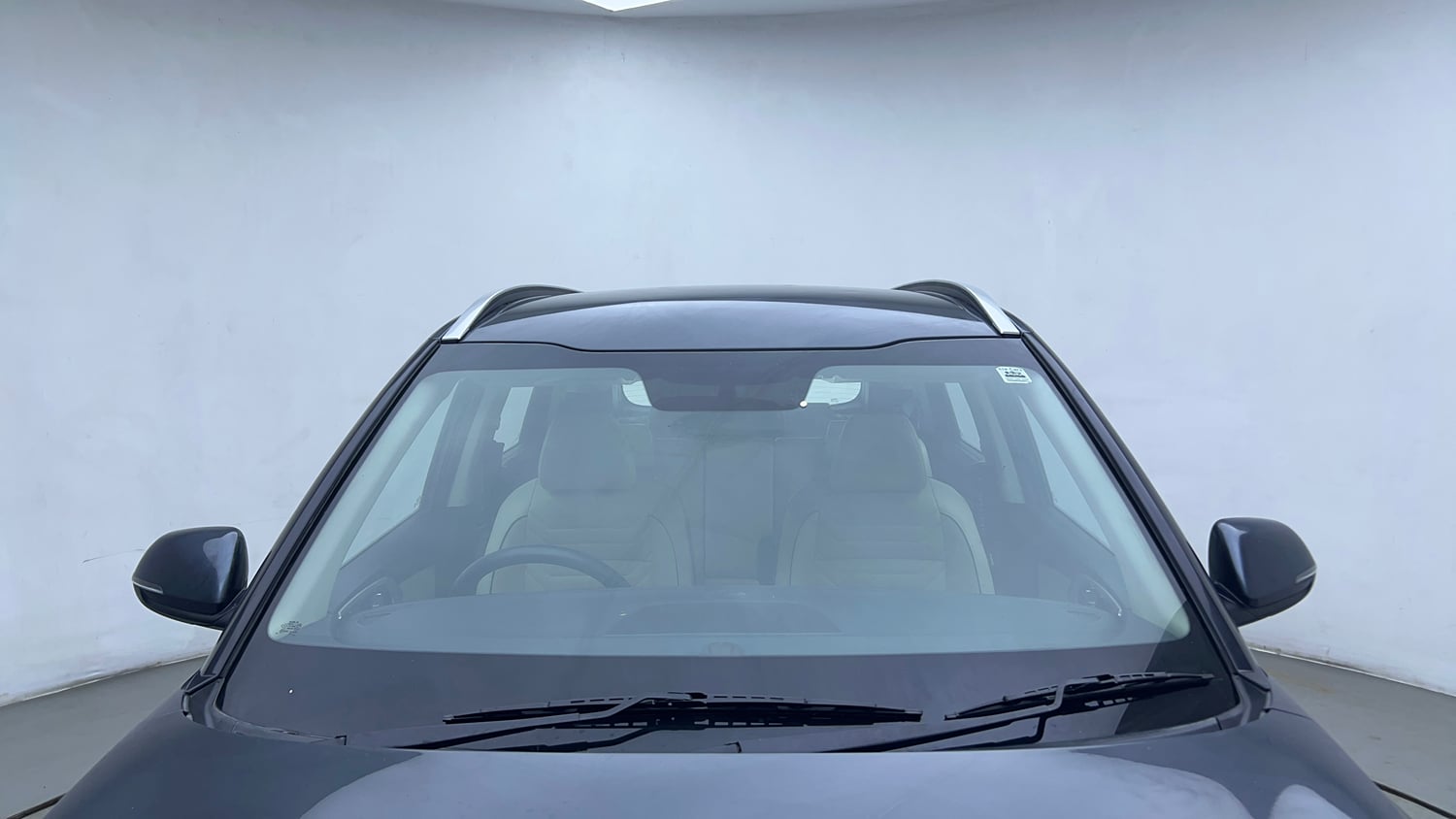 Used 2022 Kia Carens Luxury 1.4 Petrol 7 STR Petrol Manual exterior FRONT WINDSHIELD VIEW
