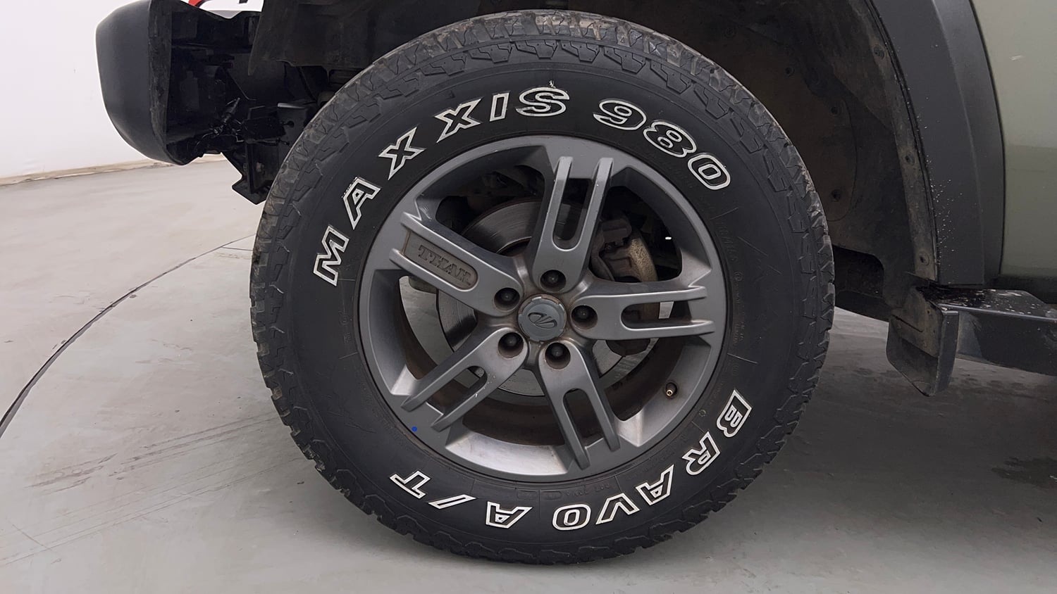 Used 2022 mahindra Thar LX Hard Top Petrol AT 4WD Petrol Automatic tyres LEFT FRONT TYRE RIM VIEW