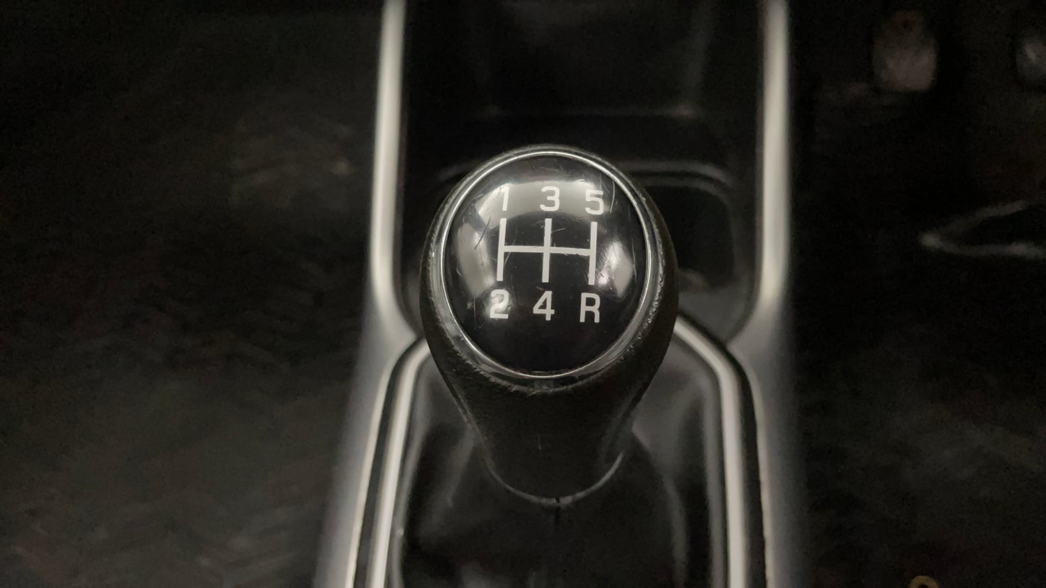 Used 2022 Maruti Suzuki Ignis Delta 1.2 MT Petrol Manual interior GEAR  KNOB VIEW
