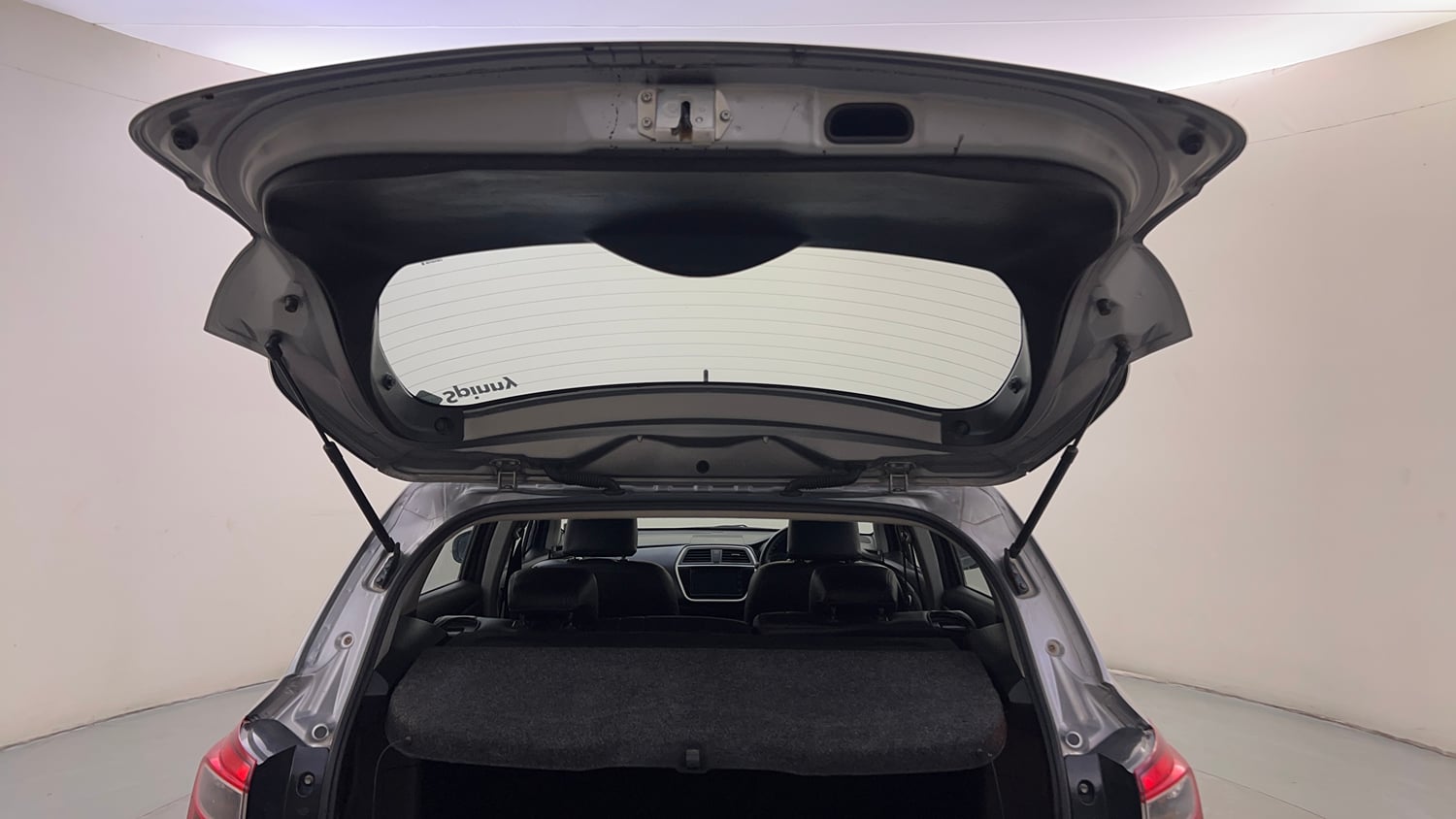 Used 2016 Maruti Suzuki S-Cross Zeta 1.3 Diesel Manual interior DICKY DOOR OPEN VIEW