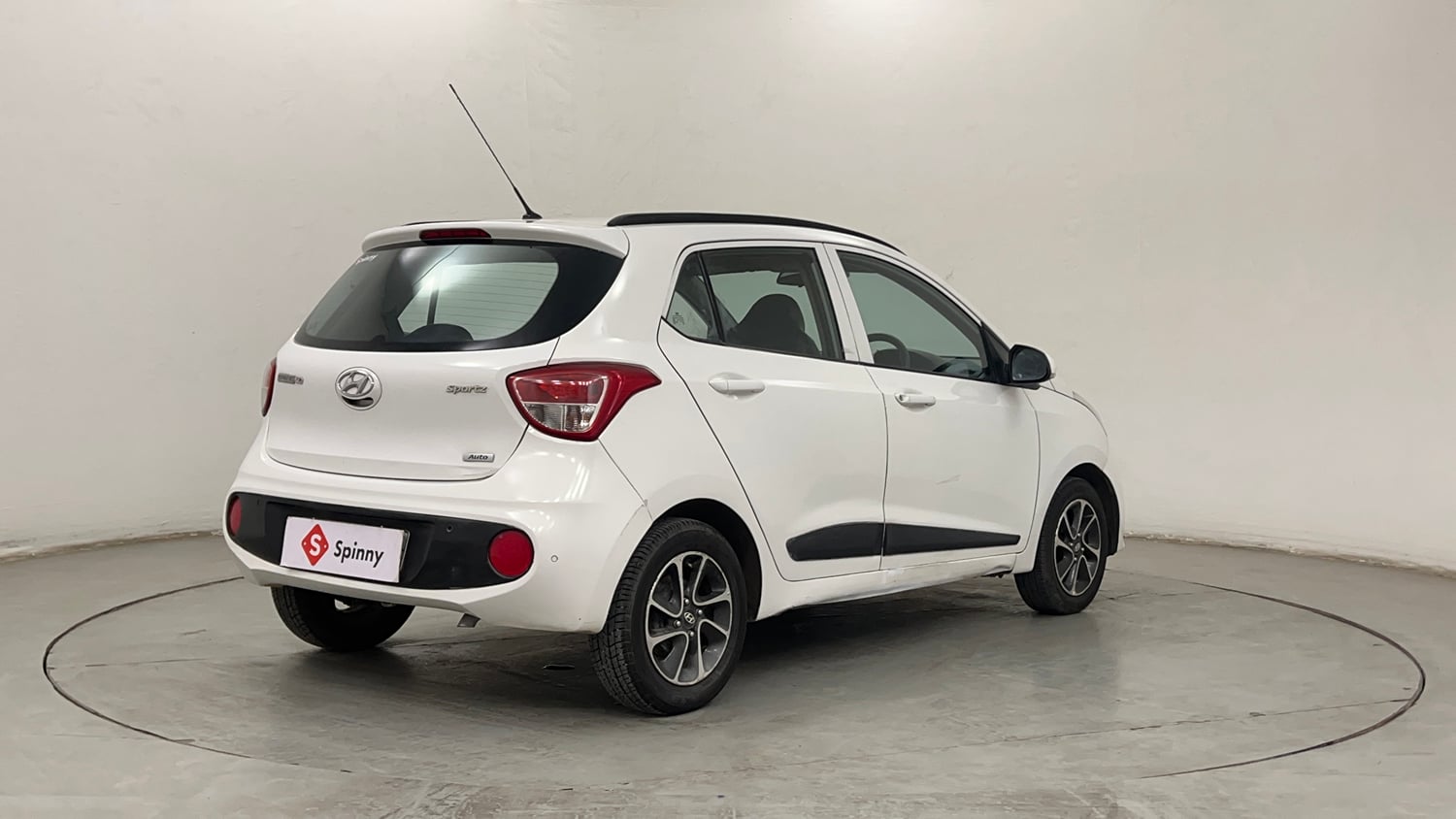 Used 2018 Hyundai Grand i10 Sportz (O) AT 1.2 Kappa VTVT Petrol Automatic exterior RIGHT REAR CORNER VIEW