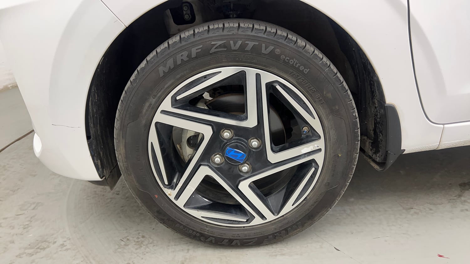 Used 2024 Hyundai Grand i10 Nios Asta 1.2 Kappa AMT Petrol Automatic tyres LEFT FRONT TYRE RIM VIEW