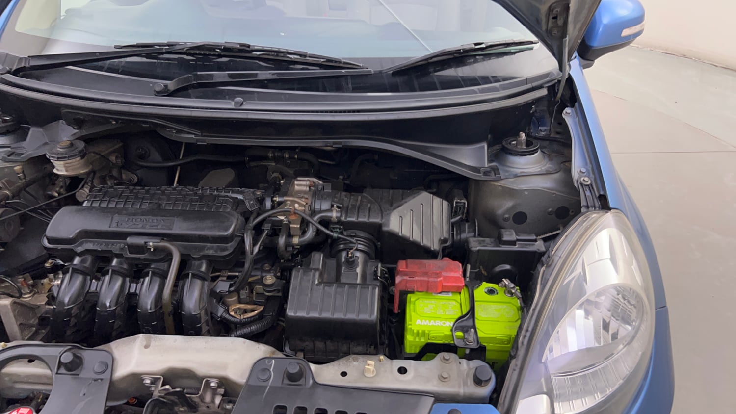 Used 2013 Honda Amaze 1.2 VX AT i-VTEC Petrol Automatic engine ENGINE LEFT SIDE HINGE & APRON VIEW