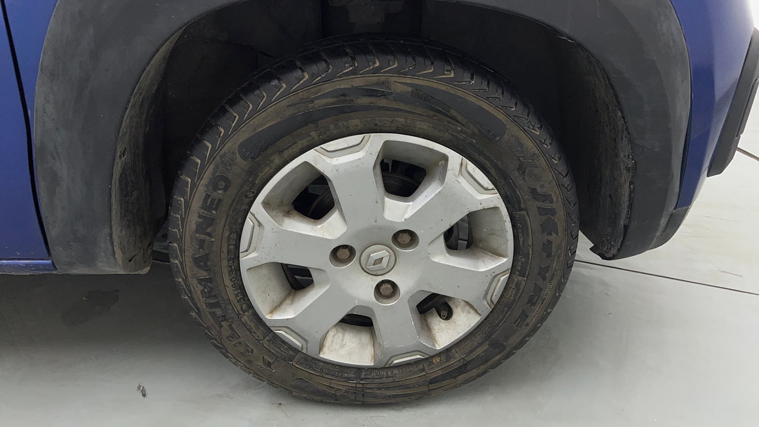 Used 2018 Renault Kwid CLIMBER 1.0 Petrol Manual tyres RIGHT FRONT TYRE RIM VIEW