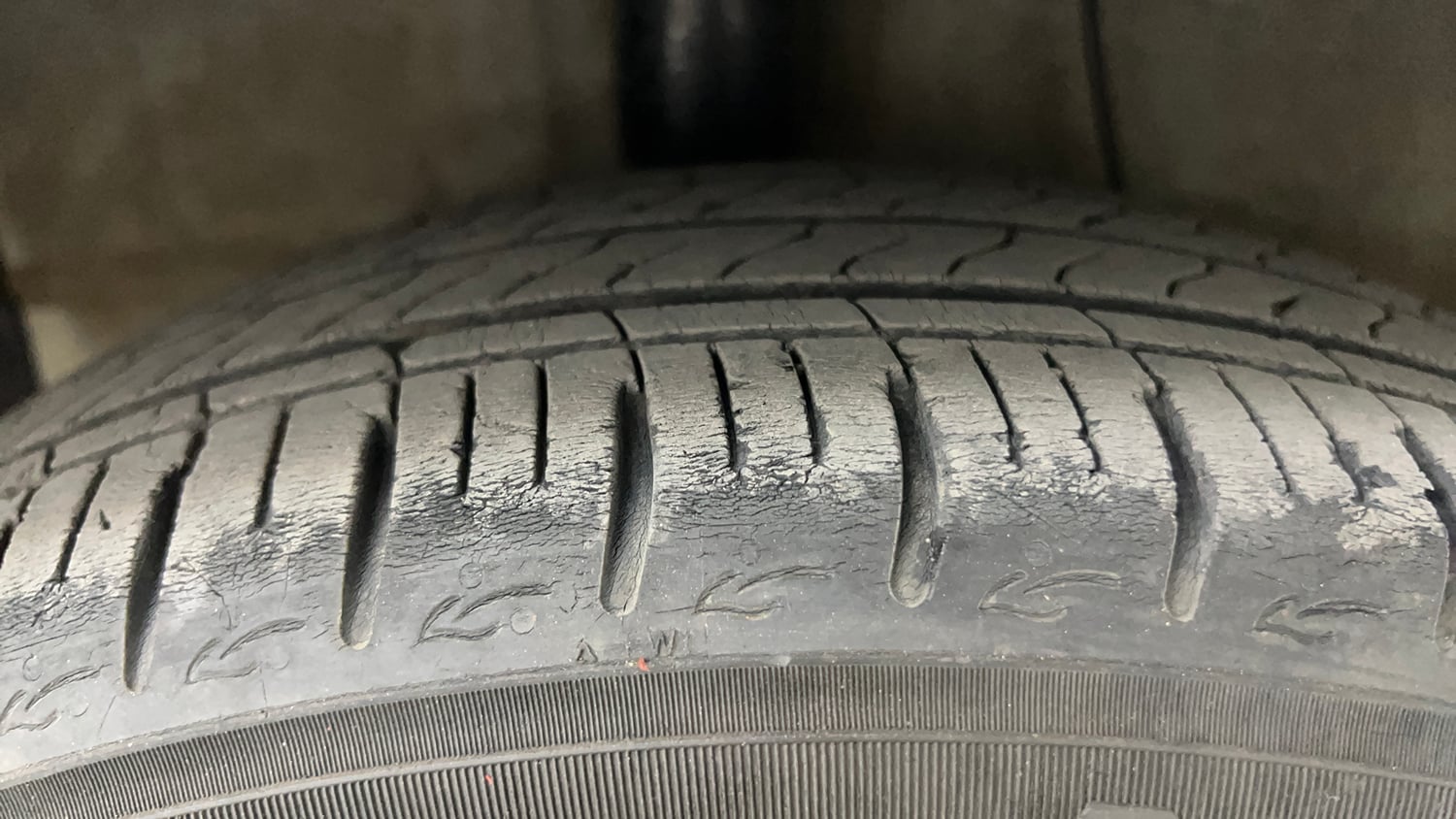 Used 2024 Hyundai Grand i10 Nios Asta 1.2 Kappa AMT Petrol Automatic tyres RIGHT REAR TYRE TREAD VIEW