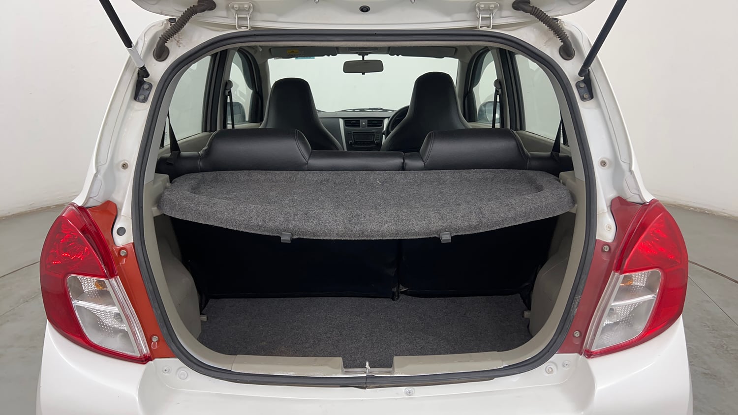 Used 2017 Maruti Suzuki Celerio ZXi Opt Petrol Manual interior DICKY INSIDE VIEW