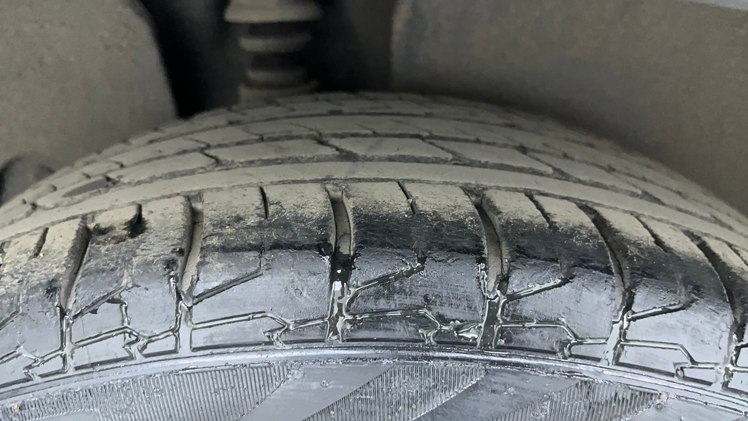 Used 2021 Hyundai Creta SX (O) 1.5 Petrol IVT Petrol Automatic tyres RIGHT REAR TYRE TREAD VIEW