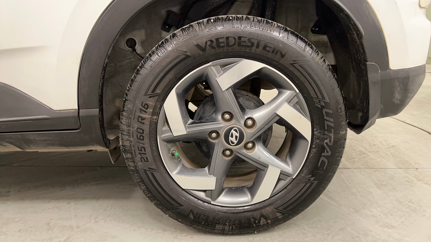 Used 2021 Hyundai Venue SX 1.0 Turbo Petrol Manual tyres LEFT REAR TYRE RIM VIEW