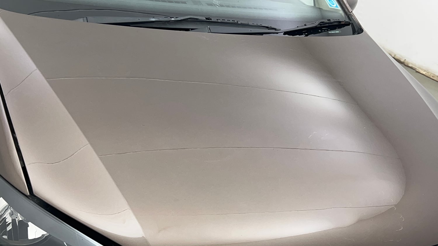 Used 2018 Volkswagen Ameo Highline1.2L Plus (P) 16 Alloy Petrol Manual dents MINOR DENT