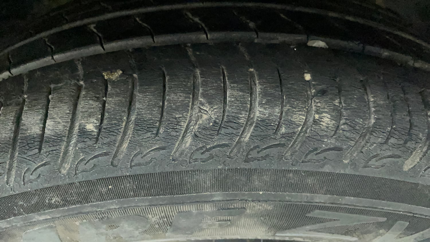Used 2024 Tata Tiago XT Rhythm iCNG Cng Manual tyres RIGHT FRONT TYRE TREAD VIEW
