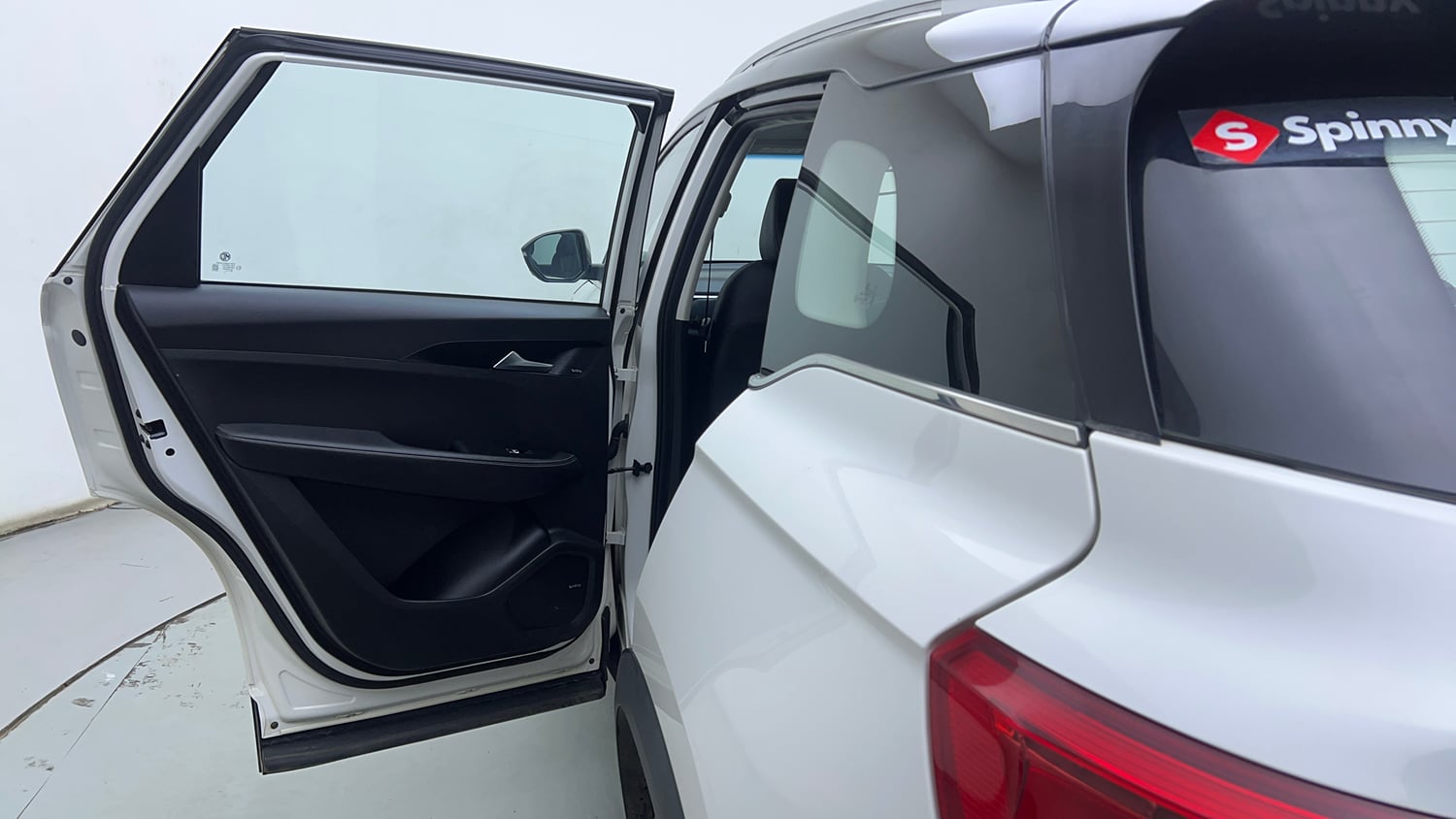 Used 2020 MG Motors Hector Sharp 2.0 Diesel Dual Tone Diesel Manual interior LEFT REAR DOOR OPEN VIEW