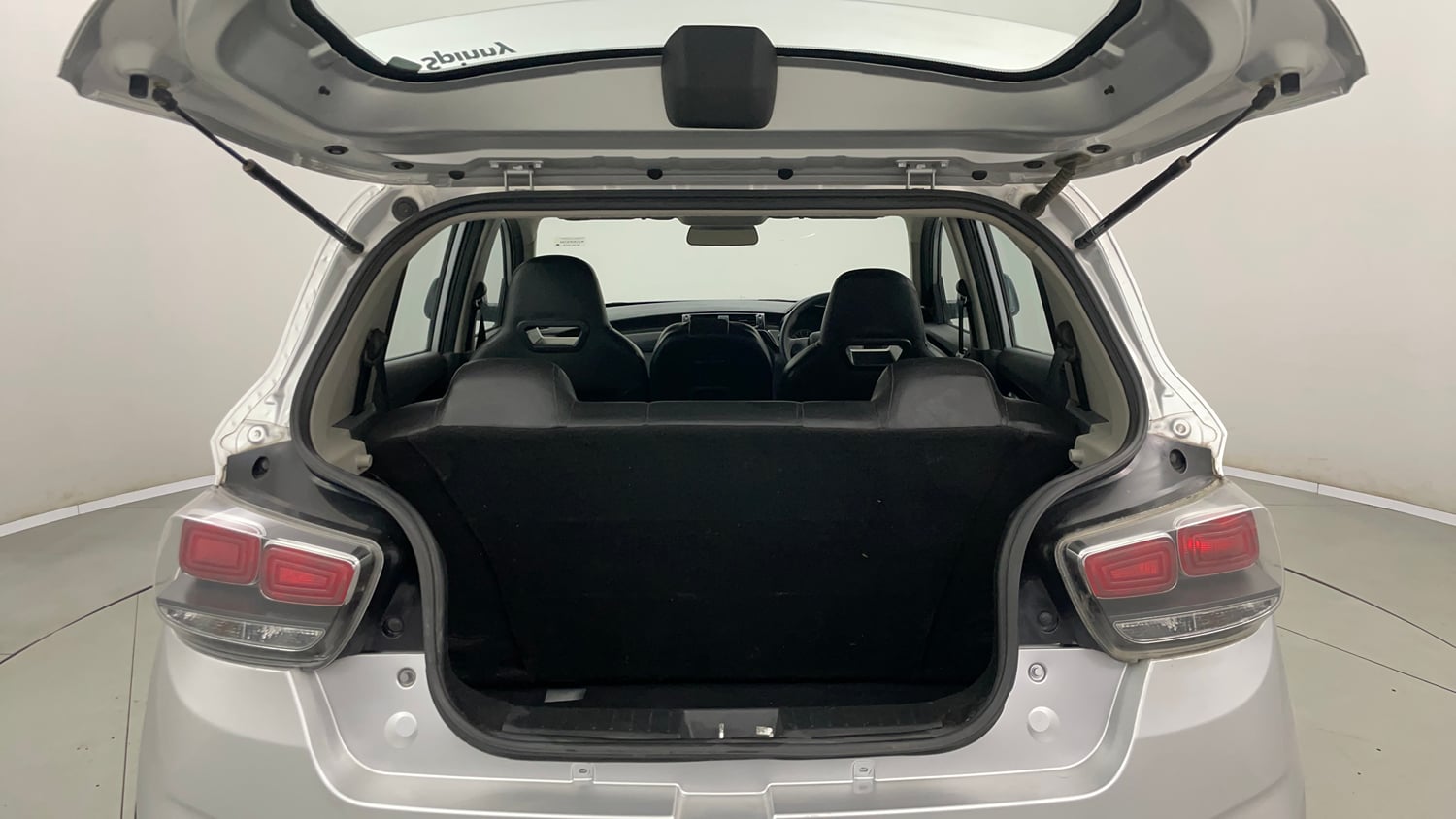 Used 2018 Mahindra KUV100 NXT K2 6 STR Petrol Manual interior DICKY INSIDE VIEW