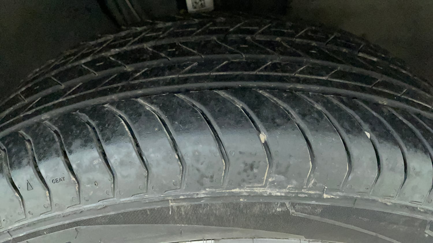 Used 2026 Skoda Kylaq Prestige+ 1.0 TSI AT Petrol Automatic tyres RIGHT FRONT TYRE TREAD VIEW