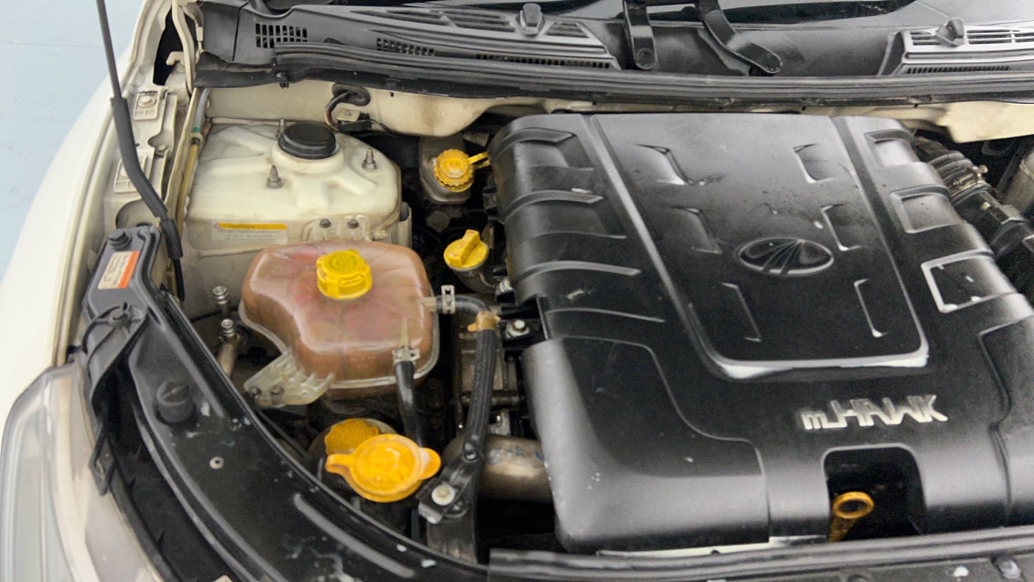 Used 2018 Mahindra XUV500 W7 AT Diesel Automatic engine ENGINE RIGHT SIDE VIEW