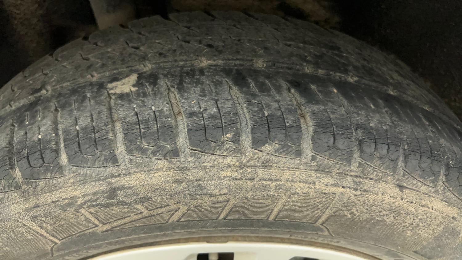 Used 2017 Maruti Suzuki Vitara Brezza [2016-2020] VDi Diesel Manual tyres RIGHT REAR TYRE TREAD VIEW