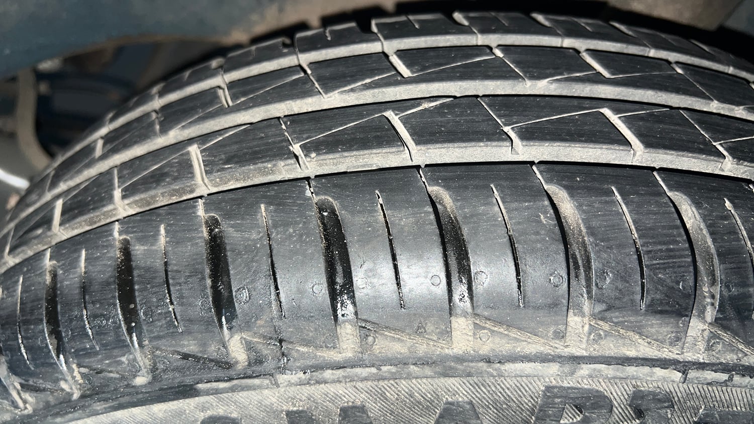 Used 2025 Renault Kwid CLIMBER 1.0 MT Petrol Manual tyres LEFT REAR TYRE TREAD VIEW