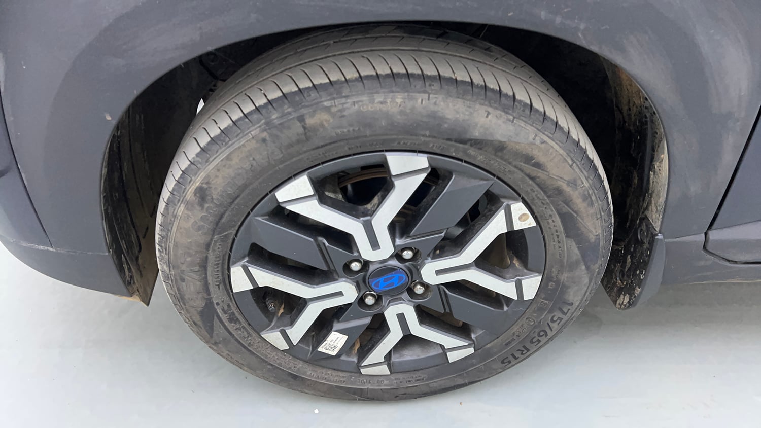 Used 2023 Hyundai Exter SX (O) 1.2 AMT Petrol Automatic tyres LEFT FRONT TYRE RIM VIEW