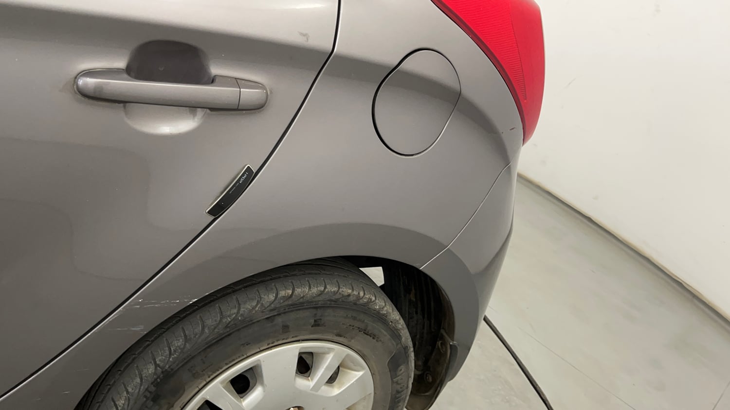 Used 2013 Hyundai i20 Magna 1.2 Petrol Manual dents MINOR SCRATCH